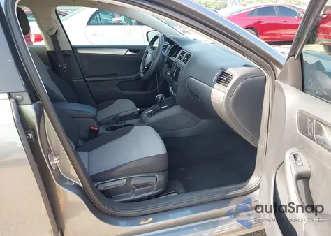 2017 Volkswagen Jetta 1.4T S z USA, uszkodzony, nr VIN 3VW2B7AJ2HM280271